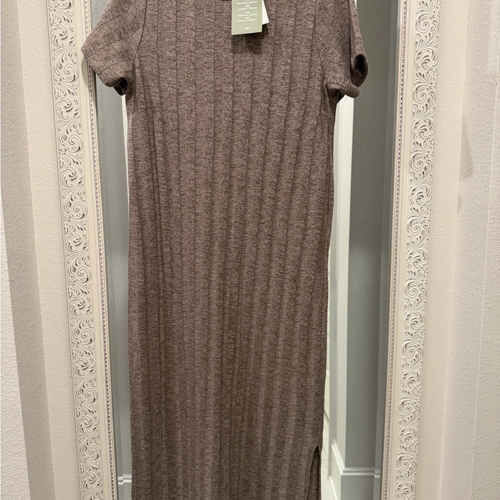 H&M Ribbed Short-Sleeve Maxi Dress in Taupe Brown